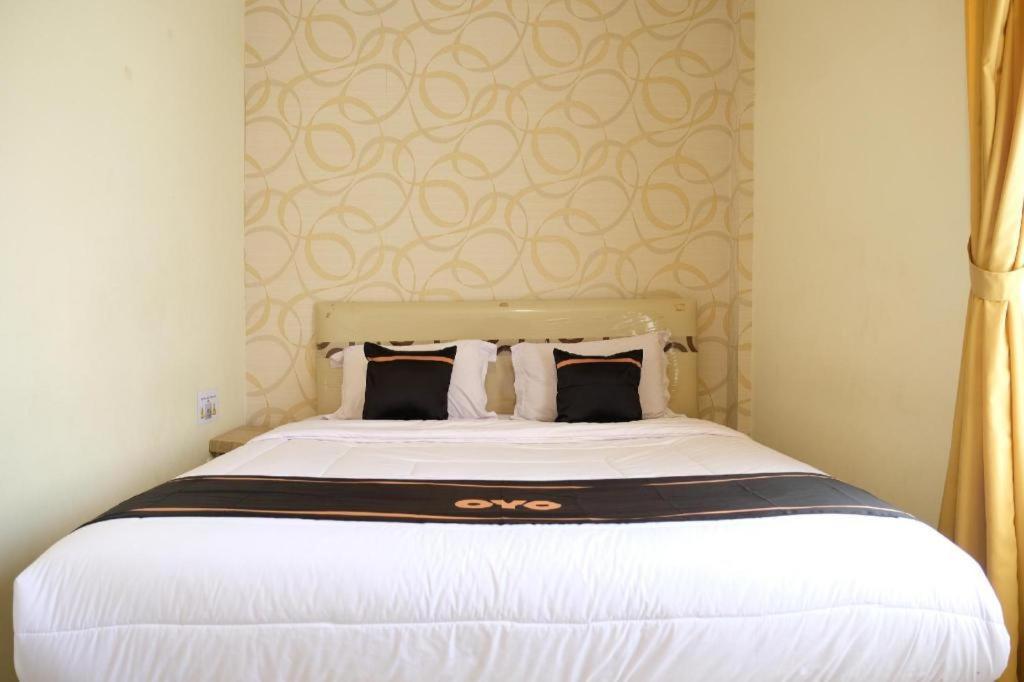 Oyo 1616 Hotel Central City 2 Tanjung Pandan Εξωτερικό φωτογραφία
