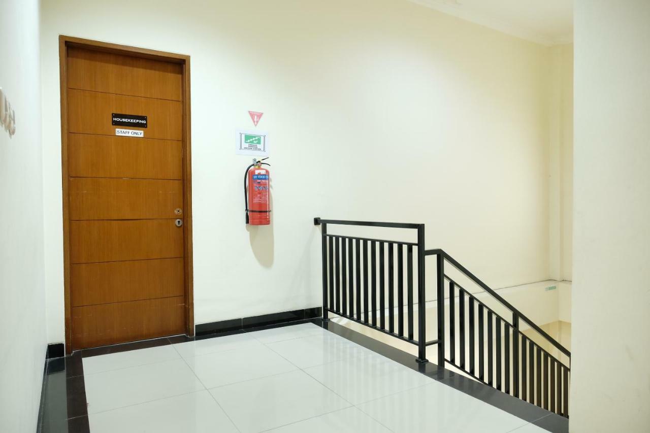 Oyo 1616 Hotel Central City 2 Tanjung Pandan Εξωτερικό φωτογραφία
