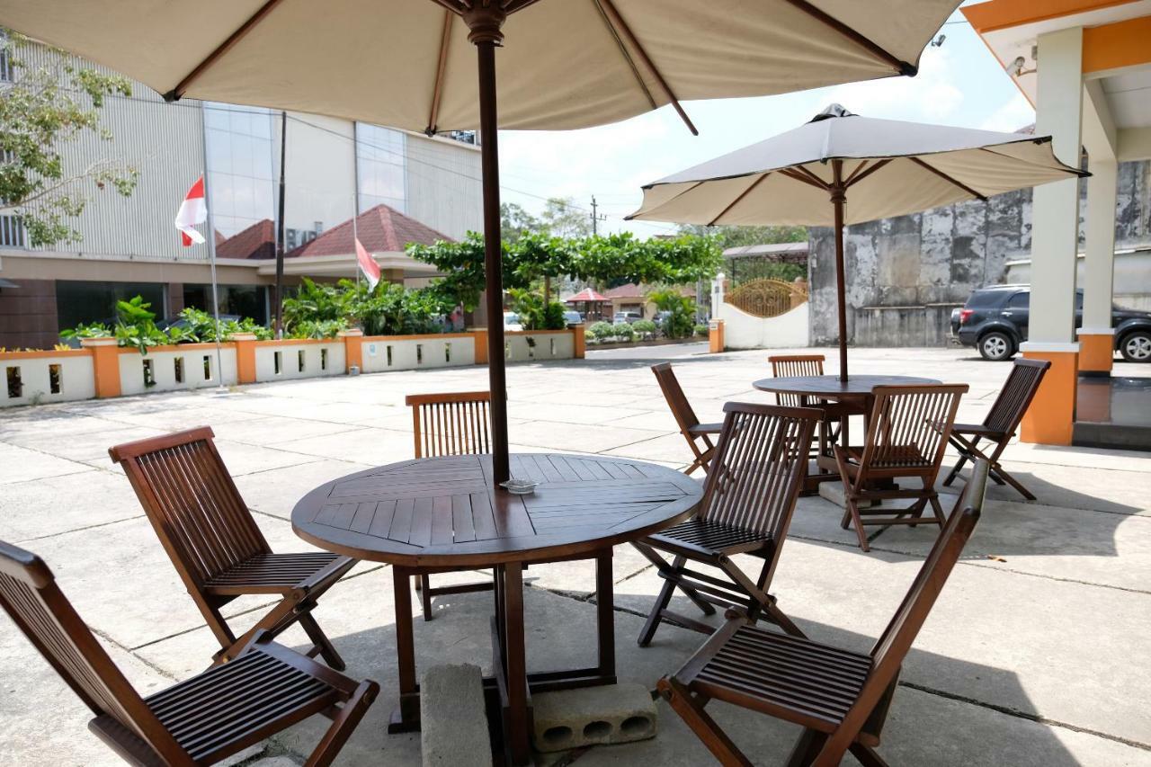 Oyo 1616 Hotel Central City 2 Tanjung Pandan Εξωτερικό φωτογραφία