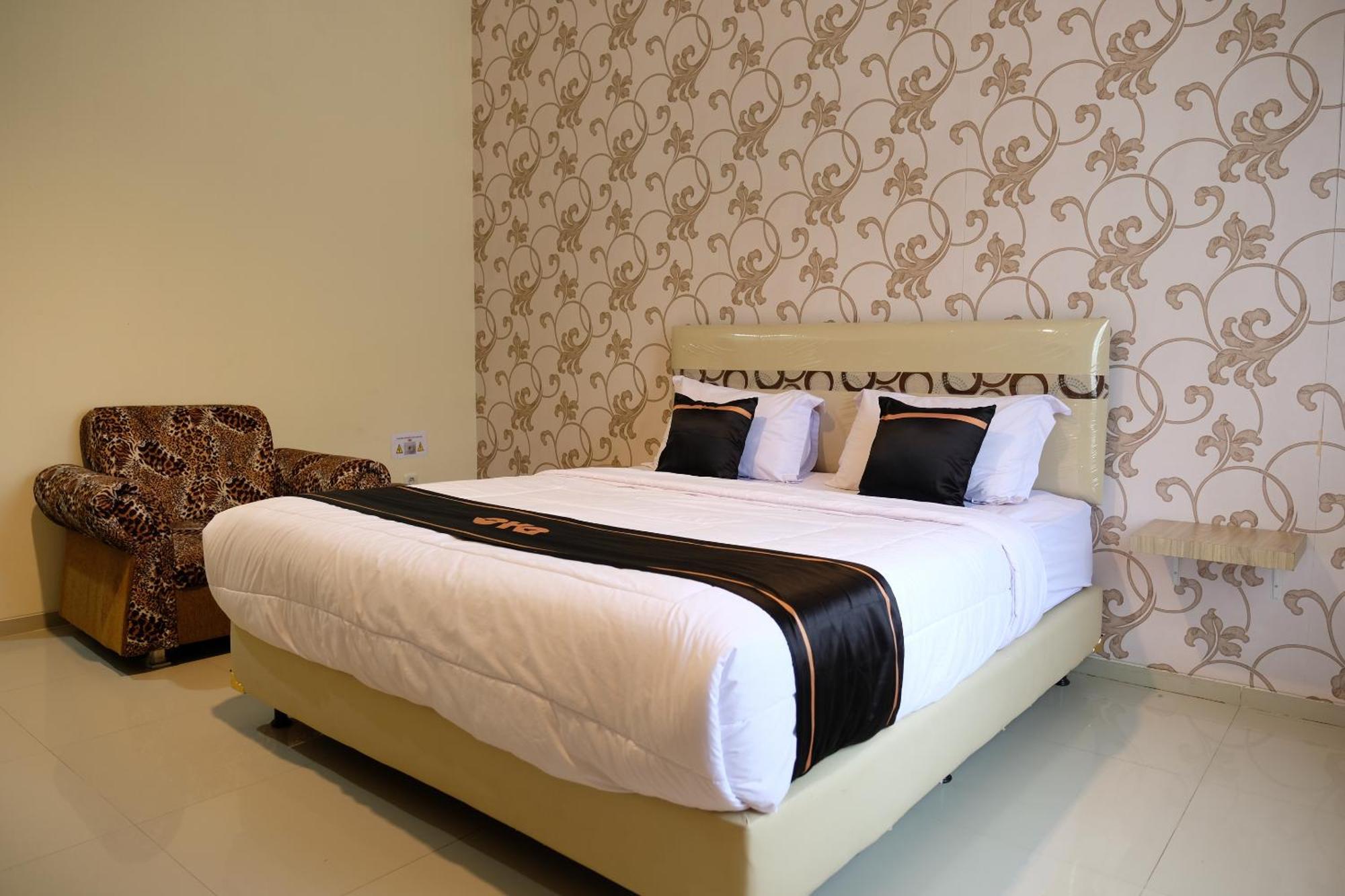 Oyo 1616 Hotel Central City 2 Tanjung Pandan Εξωτερικό φωτογραφία