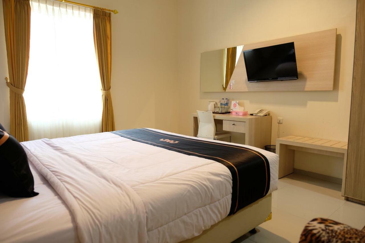 Oyo 1616 Hotel Central City 2 Tanjung Pandan Εξωτερικό φωτογραφία
