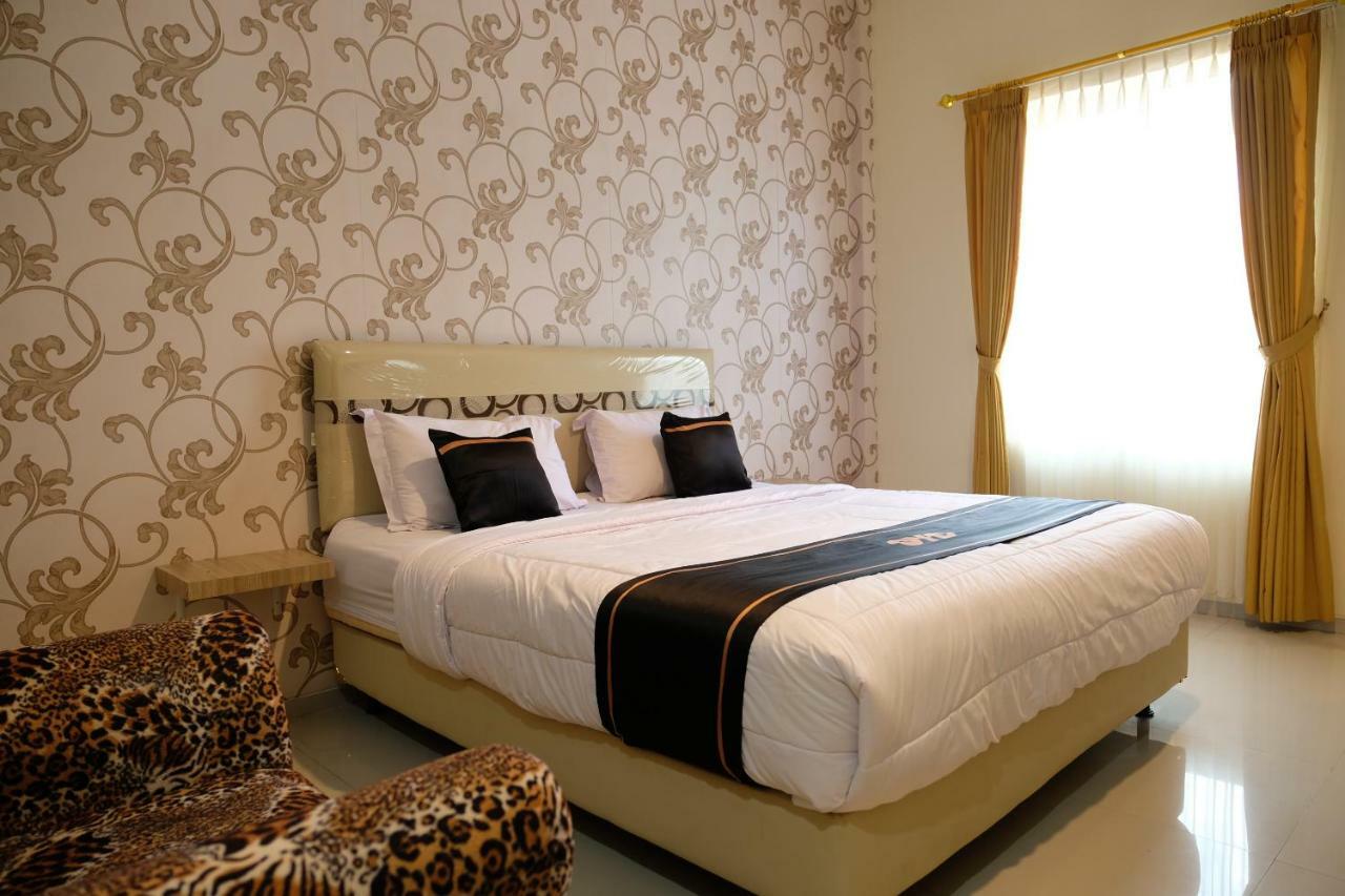 Oyo 1616 Hotel Central City 2 Tanjung Pandan Εξωτερικό φωτογραφία