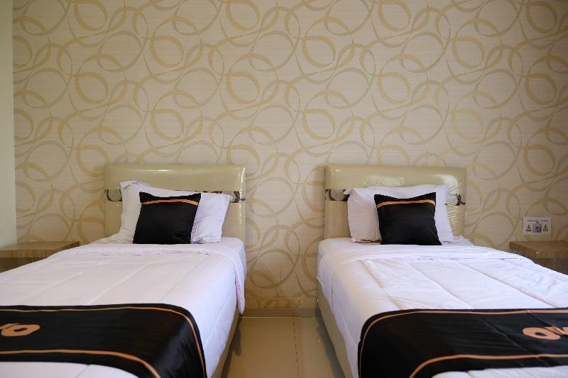 Oyo 1616 Hotel Central City 2 Tanjung Pandan Εξωτερικό φωτογραφία