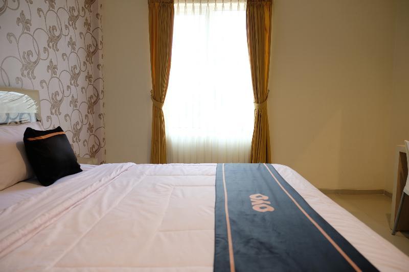 Oyo 1616 Hotel Central City 2 Tanjung Pandan Εξωτερικό φωτογραφία