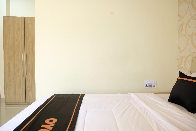 Oyo 1616 Hotel Central City 2 Tanjung Pandan Εξωτερικό φωτογραφία