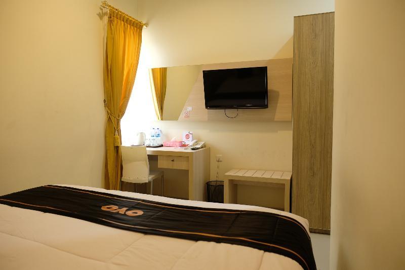 Oyo 1616 Hotel Central City 2 Tanjung Pandan Εξωτερικό φωτογραφία