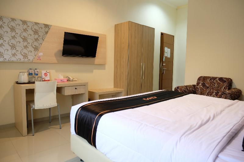 Oyo 1616 Hotel Central City 2 Tanjung Pandan Εξωτερικό φωτογραφία